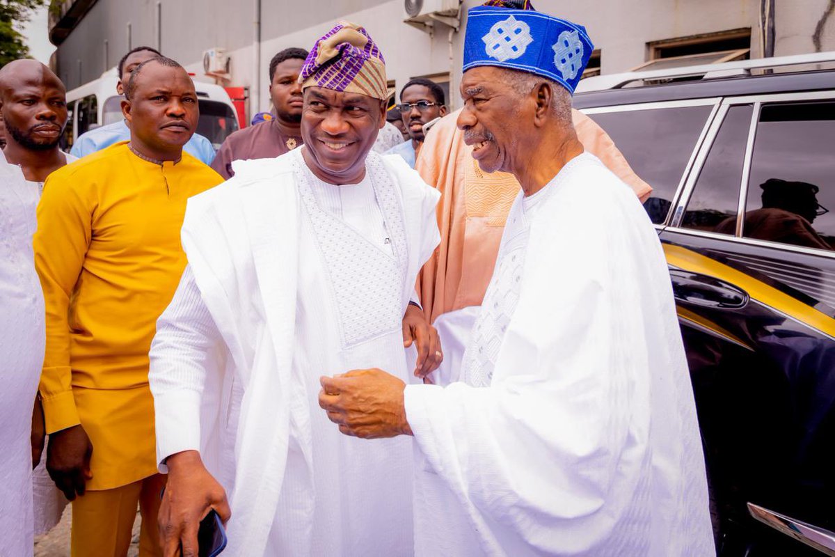 drobafemihamzat's tweet photo. It was an honour to join family, friends, traditional and religious leaders, and well-wishers at the installation of Prince Tajudeen Oluyole Olusi, OON, as Baba Adinni of Yorubaland, held in celebration of his 90th birthday at the Mobolaji Johnson Arena, Onikan.

It was a fitting celebration of a life of service and commitment to our people. I congratulate Prince Olusi on this well-deserved honour and pray for continued strength, good health and many more years of service.