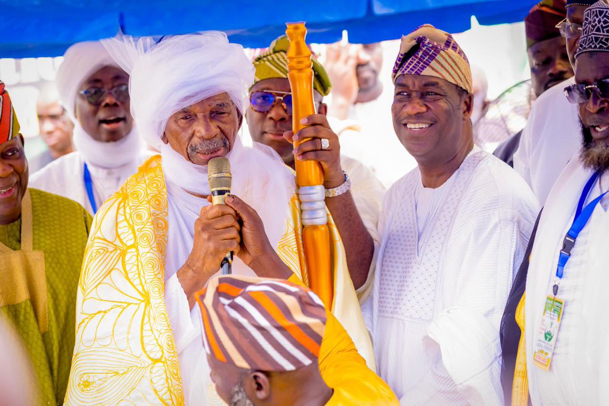 drobafemihamzat's tweet photo. It was an honour to join family, friends, traditional and religious leaders, and well-wishers at the installation of Prince Tajudeen Oluyole Olusi, OON, as Baba Adinni of Yorubaland, held in celebration of his 90th birthday at the Mobolaji Johnson Arena, Onikan.

It was a fitting celebration of a life of service and commitment to our people. I congratulate Prince Olusi on this well-deserved honour and pray for continued strength, good health and many more years of service.