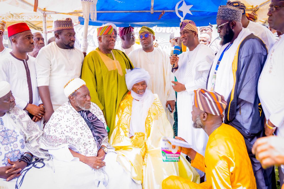 drobafemihamzat's tweet photo. It was an honour to join family, friends, traditional and religious leaders, and well-wishers at the installation of Prince Tajudeen Oluyole Olusi, OON, as Baba Adinni of Yorubaland, held in celebration of his 90th birthday at the Mobolaji Johnson Arena, Onikan.

It was a fitting celebration of a life of service and commitment to our people. I congratulate Prince Olusi on this well-deserved honour and pray for continued strength, good health and many more years of service.