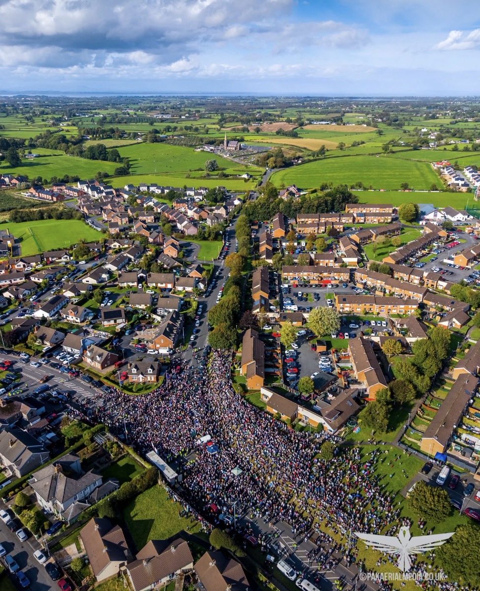 DiscipleElland's tweet photo. Garvaghy Road, County Armagh
3rd October 2026.   🪉🟠⚪️

🟢The People have spoken...✊ https://t.co/DTA4H4Y56i