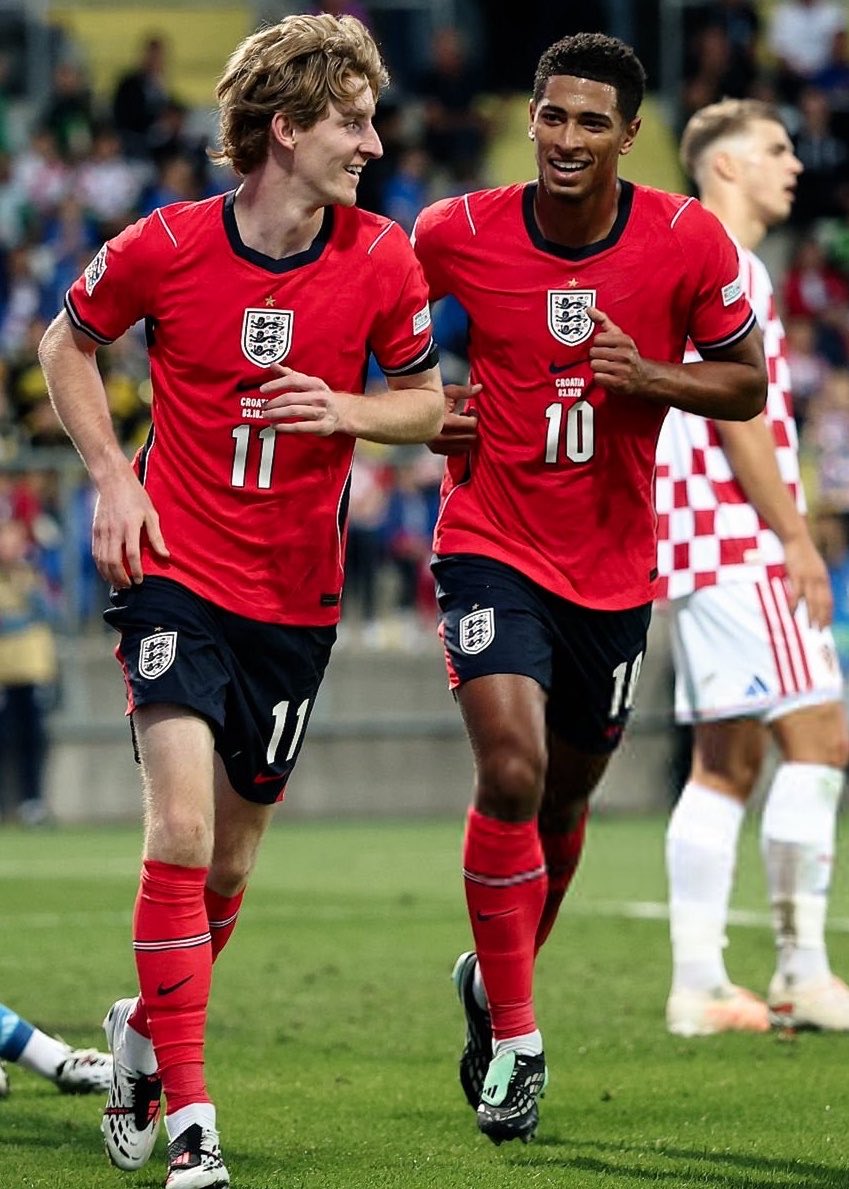 FullTime90X's tweet photo. 🚨 Jude Bellingham after England’s 7-0 victory over Croatia:

🗣️ “Honestly, this win is all because of Anthony Gordon. He was genuinely amazing today. 🔥

🗣️ “I wish I had a player like him alongside me at Real Madrid.

🗣️ “But he plays for Barça, where he is able to flourish alongside Lamine Yamal and Raphinha.” 🔵🔴🇬🇧