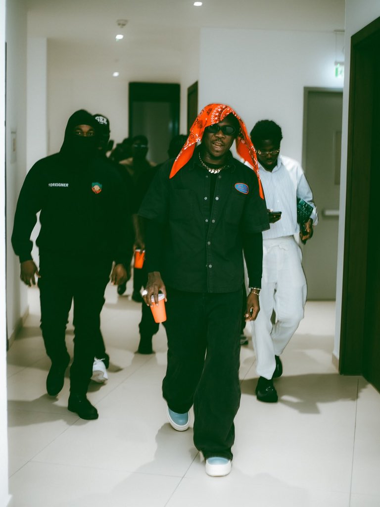 richdudegh_'s tweet photo. King Stonebwoy is back on the streets of the Capital. 🇬🇭! https://t.co/XFH3otrUGI