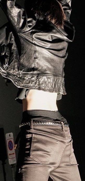 immajju's tweet photo. waist so iconic you don’t need the face to recognize him https://t.co/Vdzft2d9yO