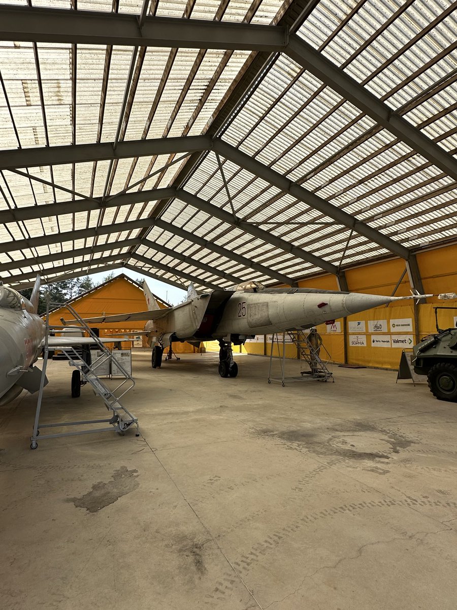 ed15272824's tweet photo. @Hush_Kit I was lucky enough to see a mig-25 in the Estonian air museum absolute beast https://t.co/1IvdWoQpqp