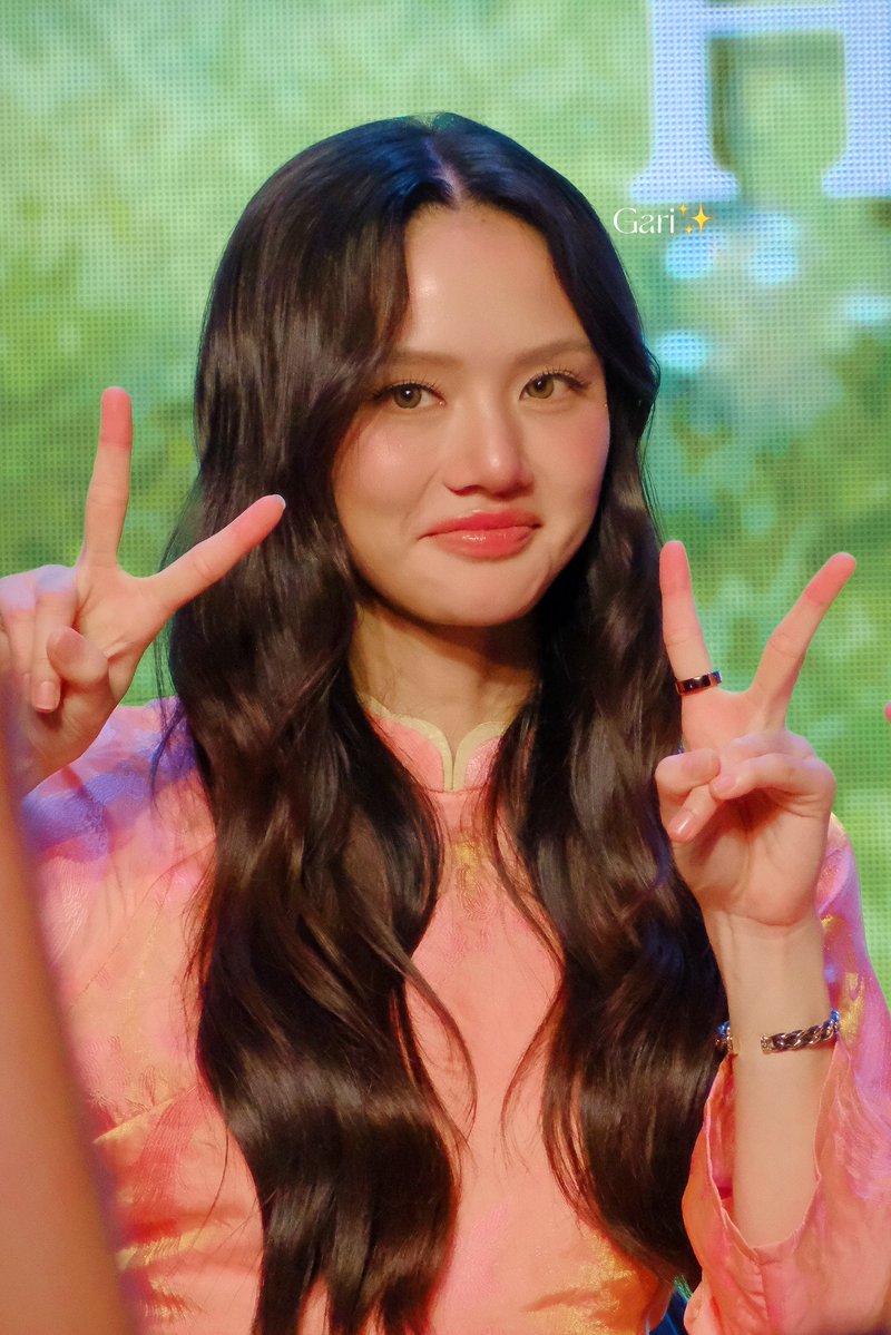 Lookmheestation's tweet photo. Mhee being Mhee

#LMSYEVERAFTER 
#LMSYUnfoldInHCMCity 
#LMSY 
#ลูกหมีซอนญ่า https://t.co/kKunLaKJ3O