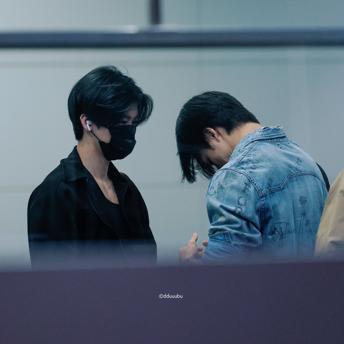 JNJMEnt's tweet photo. OH….. okay -jnjm
https://t.co/qp0rP61wHi