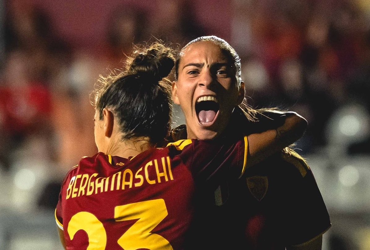 avvclarinsolia's tweet photo. anche questa volta, il derby lo vincono la prossima.

buon viaggio di ritorno a casa.

daje roma
#romalazio https://t.co/ubkU0wCLI9