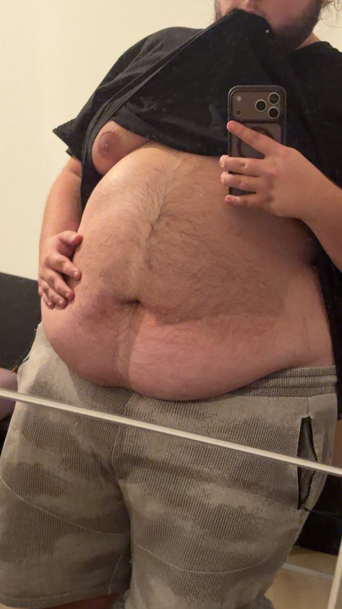gaybearnom's tweet photo. can i get the thick thighs pussy salad with a side of belly https://t.co/p1g8471lRp
