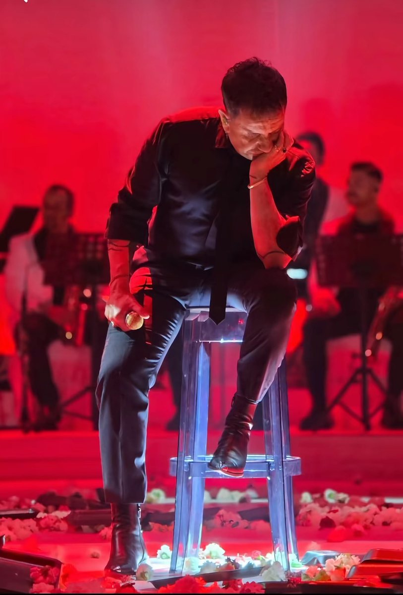 blublu21_'s tweet photo. Ανηκω σε μενα και στα όνειρα μου #thevoicegr #osozwmazw https://t.co/jFFw79svII