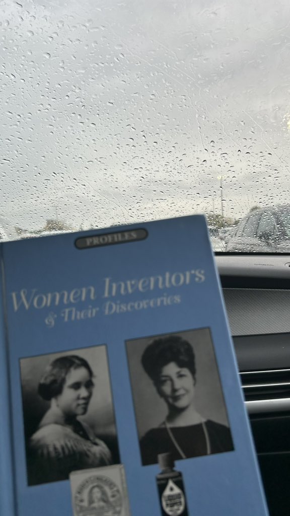 fijimijii's tweet photo. gloomy car read https://t.co/QyhEdlOch6