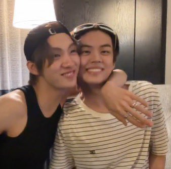totheood's tweet photo. ลุงพงศ์อย่าหึงเลยนะคะ น้องคนนี้เขามีแฟนอยู่แล้วค่ะ🚶🏻‍➡️ https://t.co/wgNQ1FKC9x