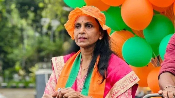 NewsAlgebraIND's tweet photo. Setback for BJP !!

Kerala BJP Councillor and Retired DGP R Sreelekha mulls resignation. BJP already has very slim majority in Thiruvananthapuram Corporation. https://t.co/NHUD5oksWC