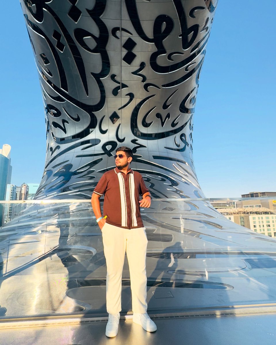 Hanifeb79's tweet photo. When in doubt, add a touch of Dubai magic. https://t.co/r0wLYCuw0H