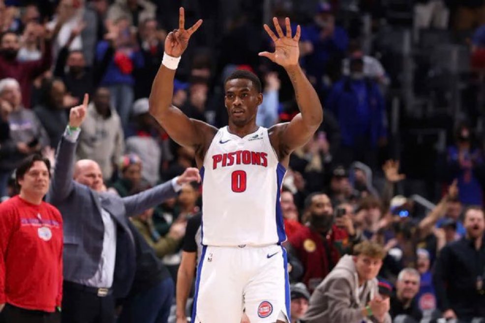 Sleeper_Hoops's tweet photo. Jalen Duren is not present at Pistons open practice today, per @IAmEricVincent 

Duren was just given $200M guaranteed on Thursday 🫣🫣 https://t.co/qJIiv8gw7h