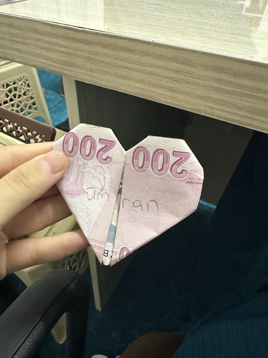 umran_cannnn's tweet photo. Öğrencilerin hediye anlayışı şaşırtmadı https://t.co/6qFGo0MMgR