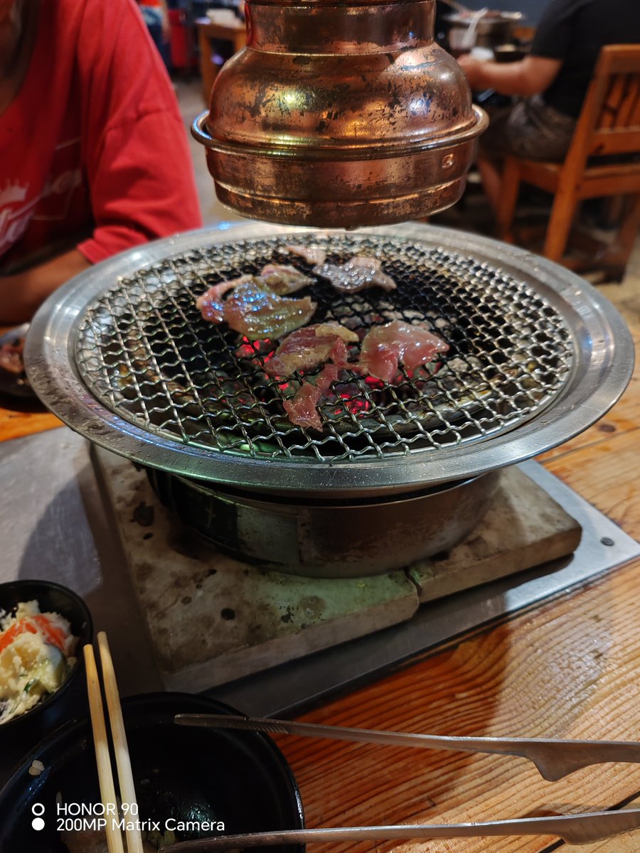 tometum's tweet photo. ไปส่งลูกที่บ้านเพื่อนเค้าแถวๆเมืองทอง ขากลับแวะกินปิ้งย่าง จุกจนป่านนี้ยังไม่ได้นอน https://t.co/aBk1NxmuXc