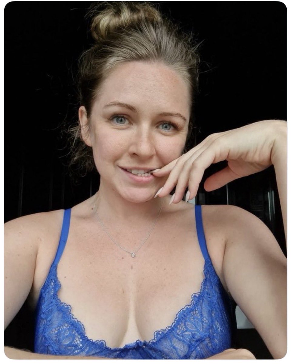 Beckynurse16's tweet photo. Do you think I'm still pretty? https://t.co/ZWlU3bi5wP
