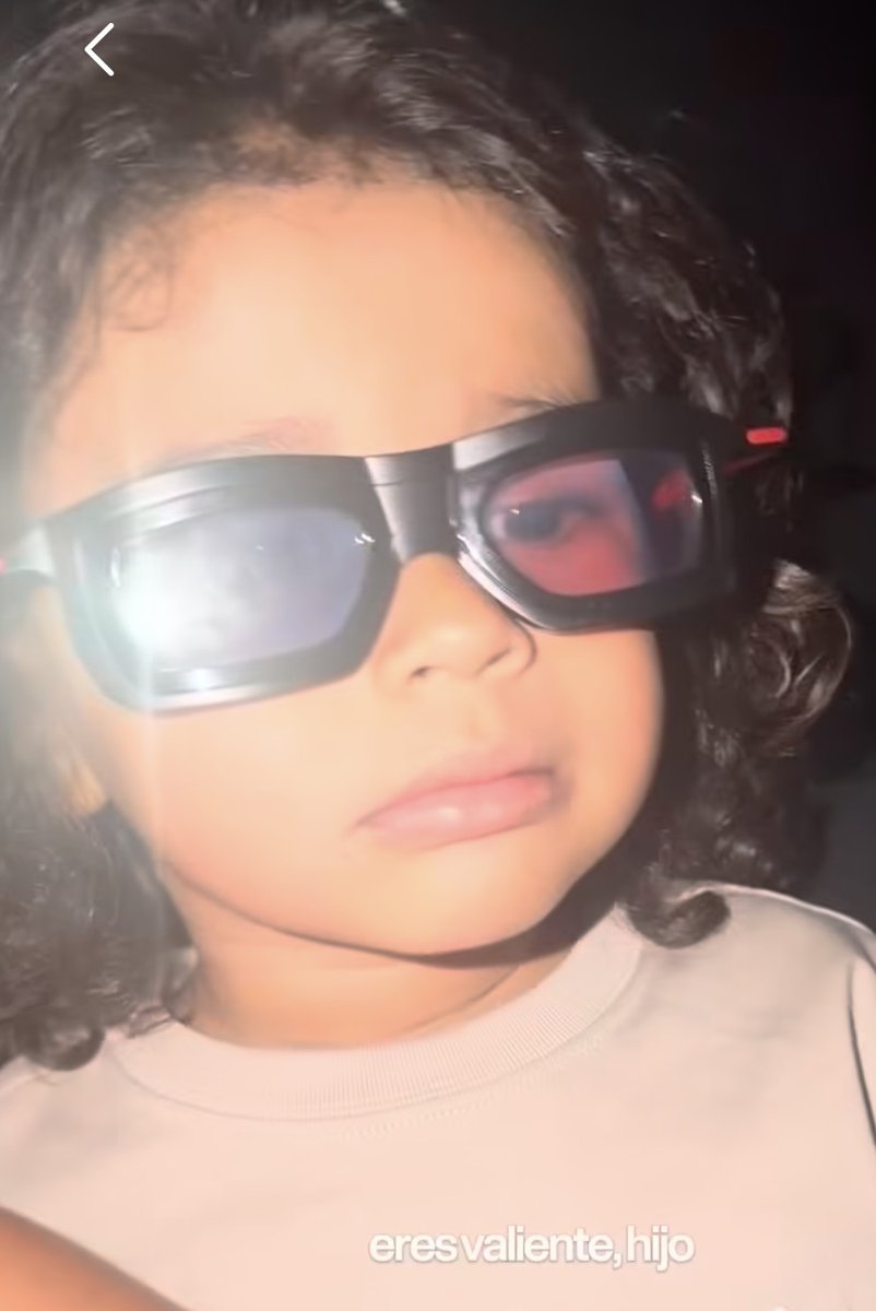 BarcaUniversal's tweet photo. 🎥 Raphinha's son got scared while watching a movie:

"Mom, I am scared..." he said to his mom. https://t.co/12eFV6TGic
