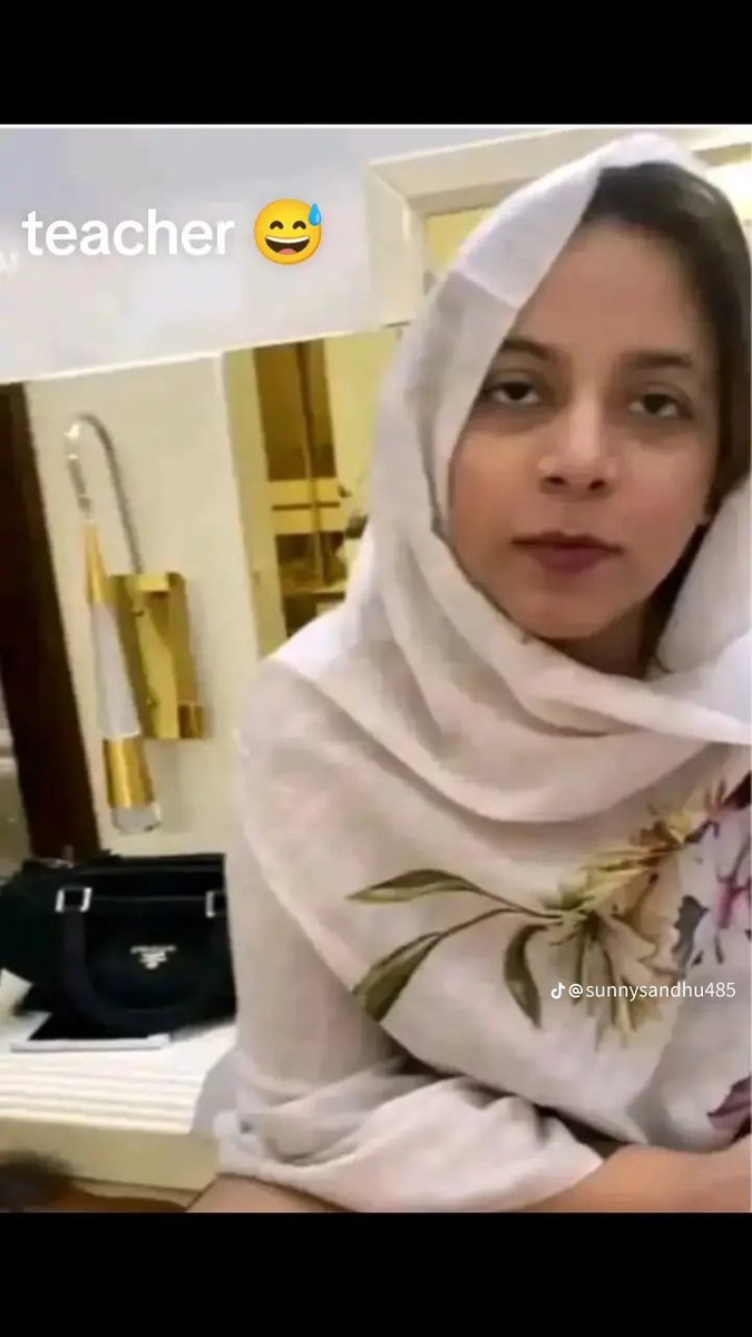 NASREEN303's tweet photo. یہ کون ہے اس کی ویڈیو وائرل ھوئی ہے کس نےلیک کی https://t.co/EbyNULNqFD