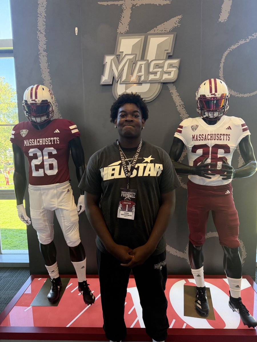 77CaydenSmith__'s tweet photo. After a great meeting with @coachharasymiak  I’m blessed to receive a full scholarship to the University of Massachusetts @CoachWhiteUMass @NateTorres2022  @UMassFootball @CoachTy1906 @FootballBunnell  #BrickByBrick https://t.co/Syh7jsXEhT