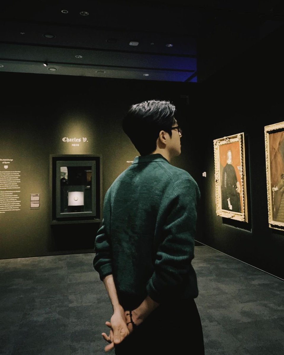 seonhoho21's tweet photo. pov: museum date with #KangHoon https://t.co/UNGiODcqHR