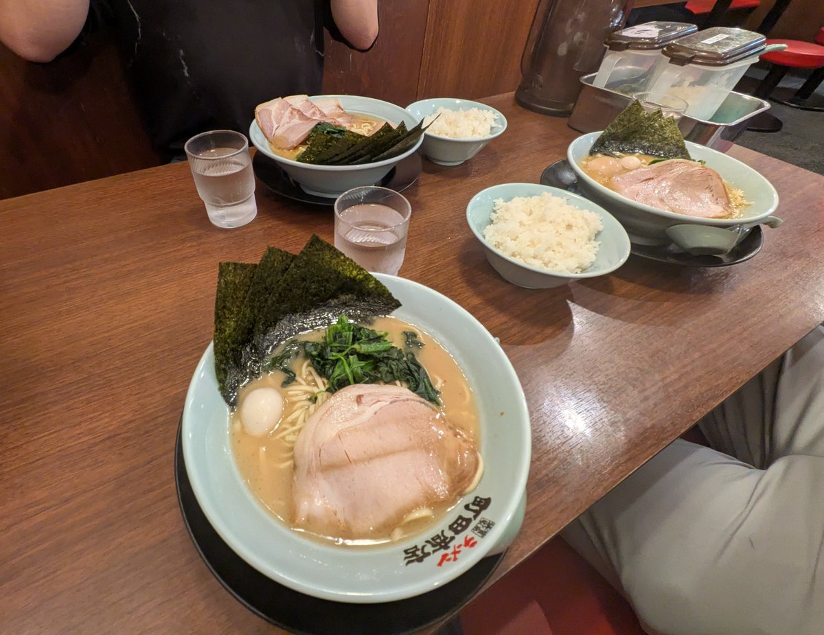 vtbp_p's tweet photo. @bow300_NGZ46 @cdamaebi 
太鼓の重鎮達の会合に参加させてもらった https://t.co/fMmd6XgVVD