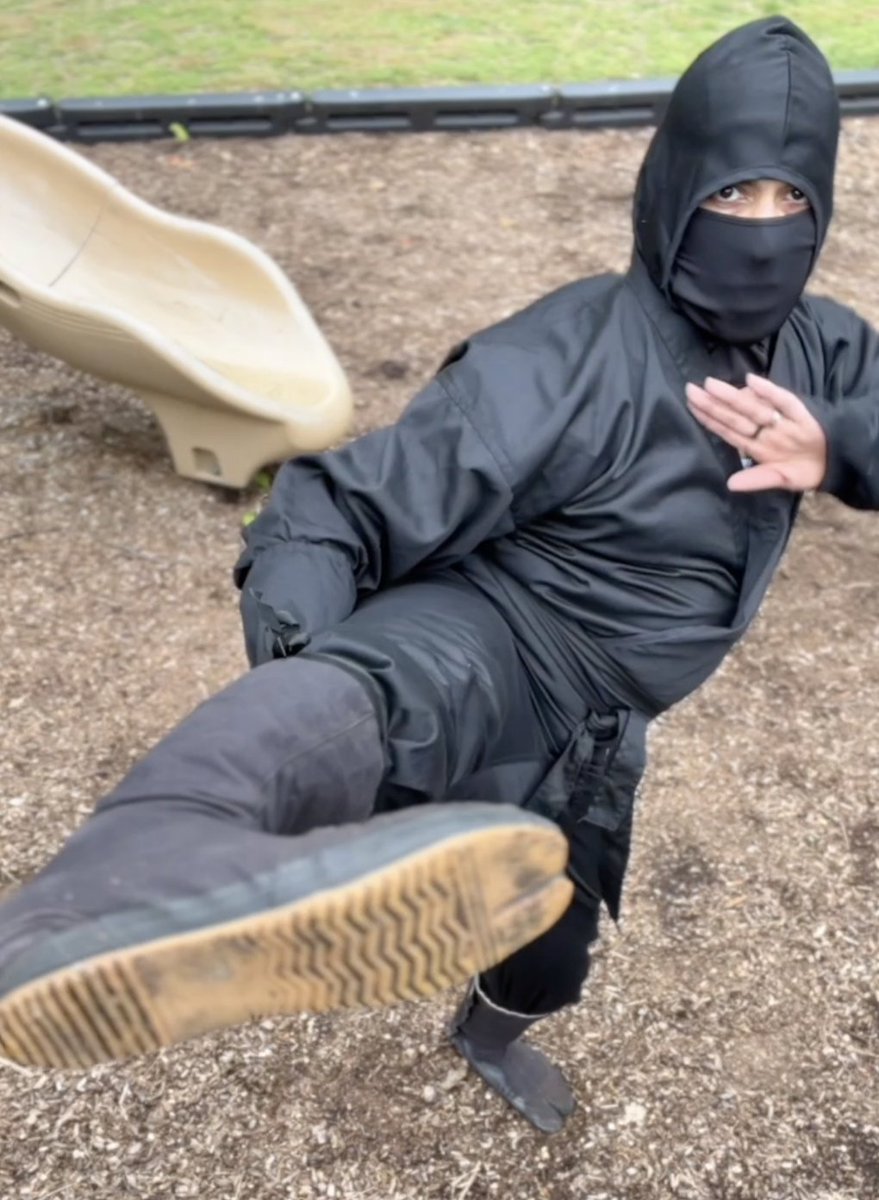 MexiNinjaBoi's tweet photo. "Kuro Ninja Kung Fu Kicking Montage 7"
-
(SET 1 of 2)
-
New UPCOMING video of:
-
The Kuro Ninja Ninja practicing his kicks at the park .🥷🏽🦵🏽😈
-
#ninja #blackninja #martialarts #martialartist #sneakers #kicks #bootyshorts #manbutt #powerfulkicks #urabanninja #maskedman #blackmask #practicing #black #gymmotivation #gay #gayman #Muscle #mexicano #mexican