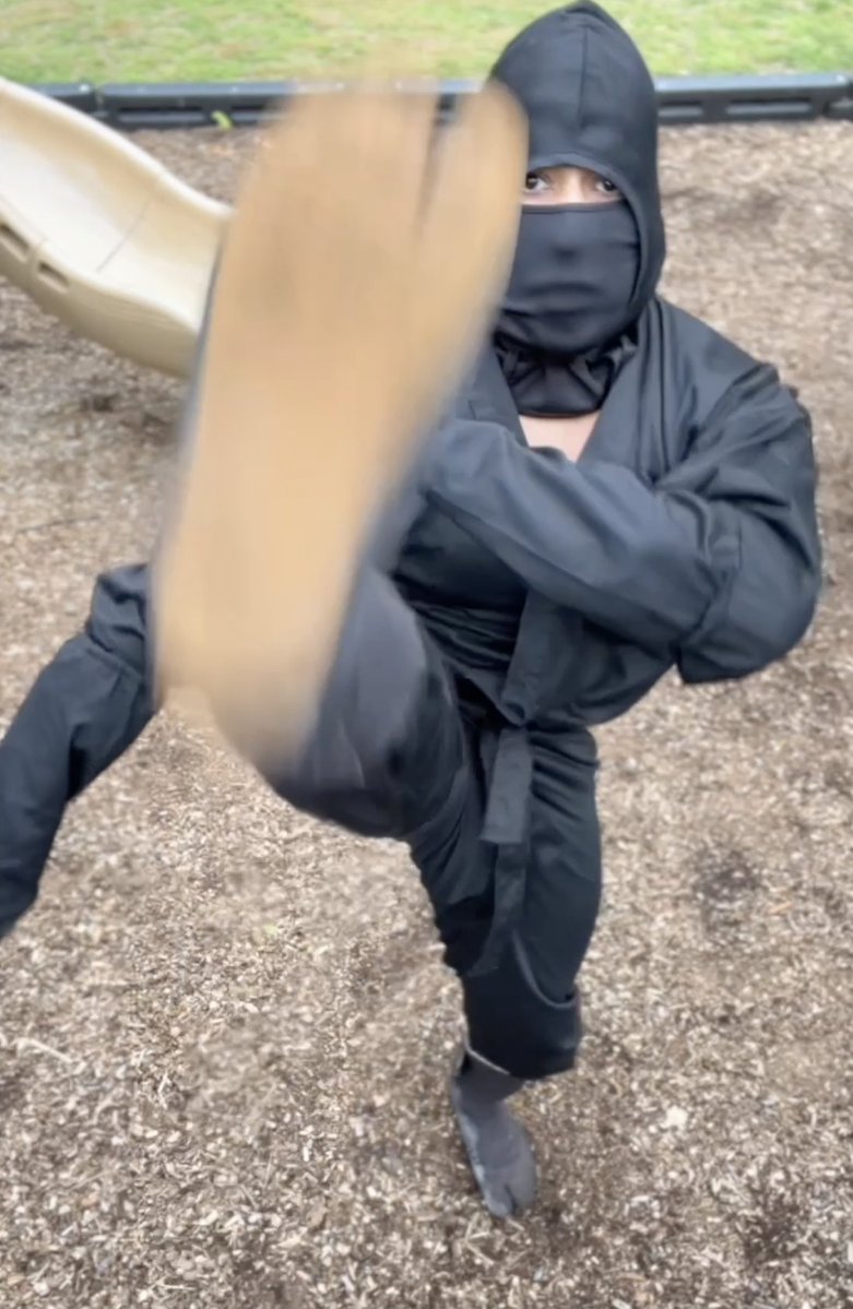 MexiNinjaBoi's tweet photo. "Kuro Ninja Kung Fu Kicking Montage 7"
-
(SET 1 of 2)
-
New UPCOMING video of:
-
The Kuro Ninja Ninja practicing his kicks at the park .🥷🏽🦵🏽😈
-
#ninja #blackninja #martialarts #martialartist #sneakers #kicks #bootyshorts #manbutt #powerfulkicks #urabanninja #maskedman #blackmask #practicing #black #gymmotivation #gay #gayman #Muscle #mexicano #mexican