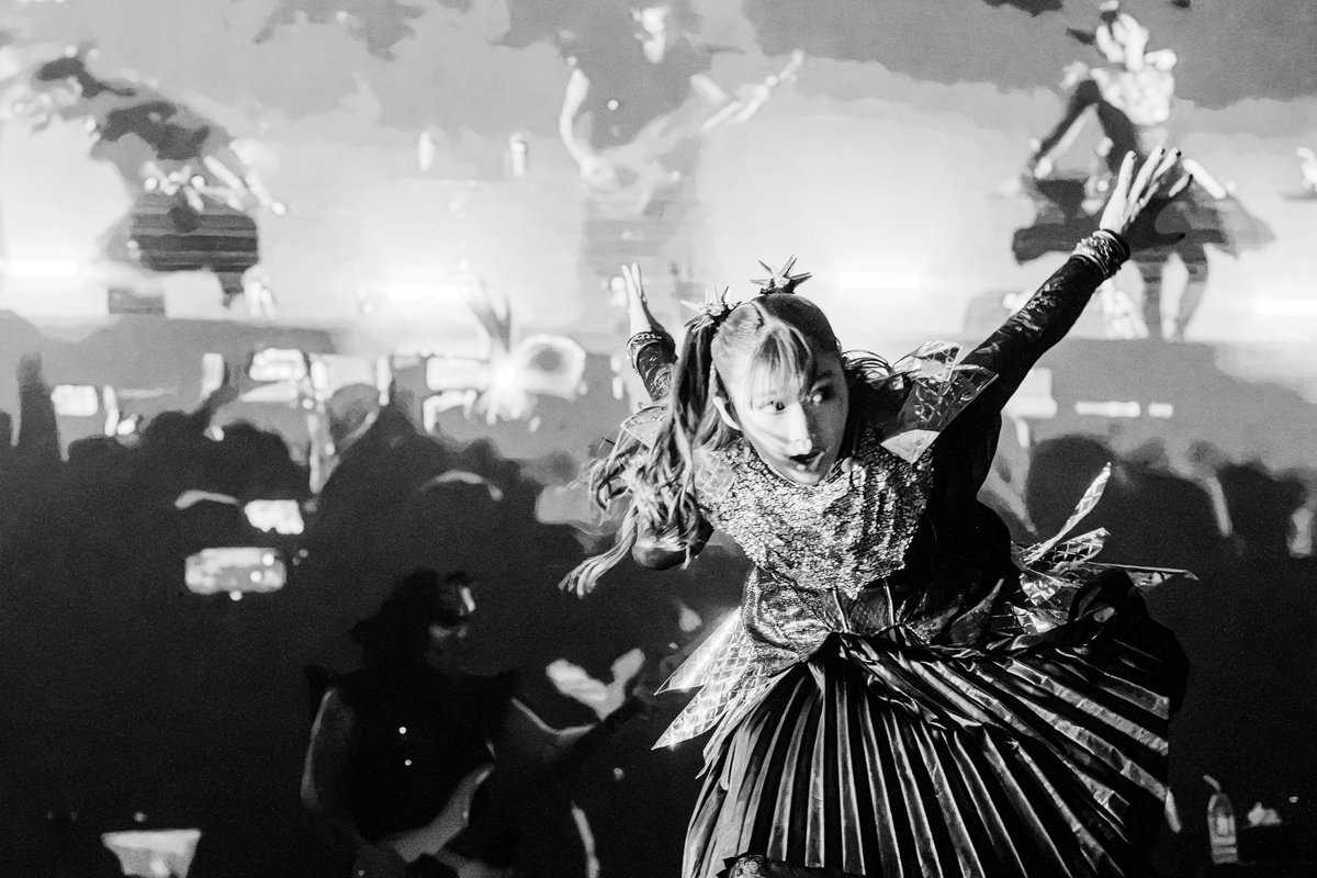 BABYMETAL_JAPAN's tweet photo. Phoenix was the final headline show of the North America tour! Thank you to everyone who came out 🔥
Did you catch BABYMETAL on tour? Drop a 🦊 and tell us which city you saw! https://t.co/MNgPhEoODC