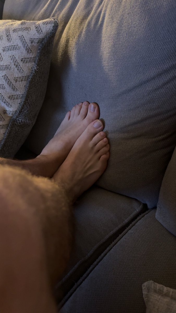 JustJay_XOX's tweet photo. Need my feet rubbed 🥺 

#gay #feet https://t.co/D3DjvuBZ59