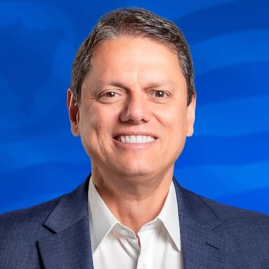 poponze's tweet photo. Tarcísio de Freitas tem 60% dos votos válidos contra 36% de Fernando Haddad e deve vencer a disputa para o Governo de São Paulo no 1º turno, segundo pesquisa Quaest. https://t.co/UQDssiQe1O