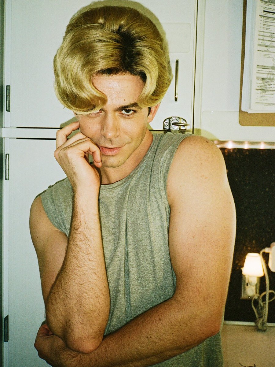 AHSZone's tweet photo. Elle Chapman shares new BTS pictures from “American Horror Story: 13.” #AHS13 https://t.co/wGH5lku77x