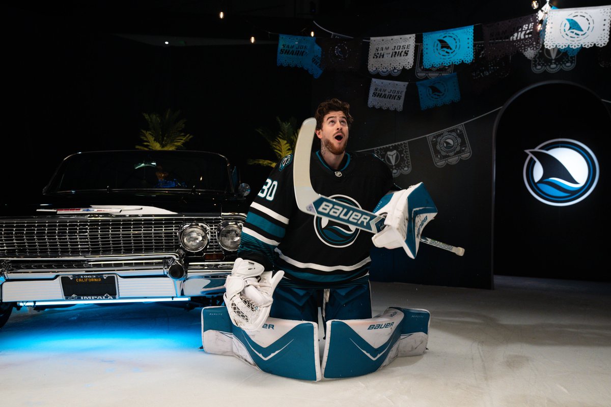 SanJoseSharks's tweet photo. We're back in black tonight. 🖤 https://t.co/EEKYN2V94r