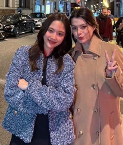 officialFBUS's tweet photo. TB to those Paris nights 🗼🥹🌷🪽🤭 https://t.co/MKOiKe74Ju