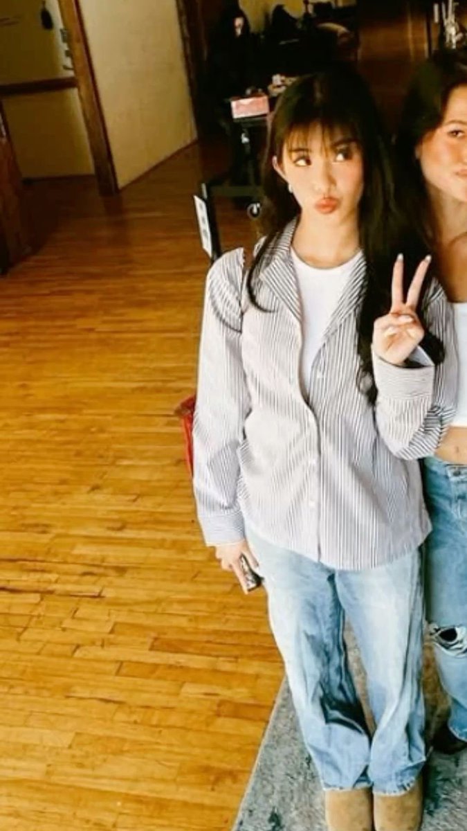 dailylaforteza's tweet photo. three apples tall https://t.co/iRvcBA6Kf8