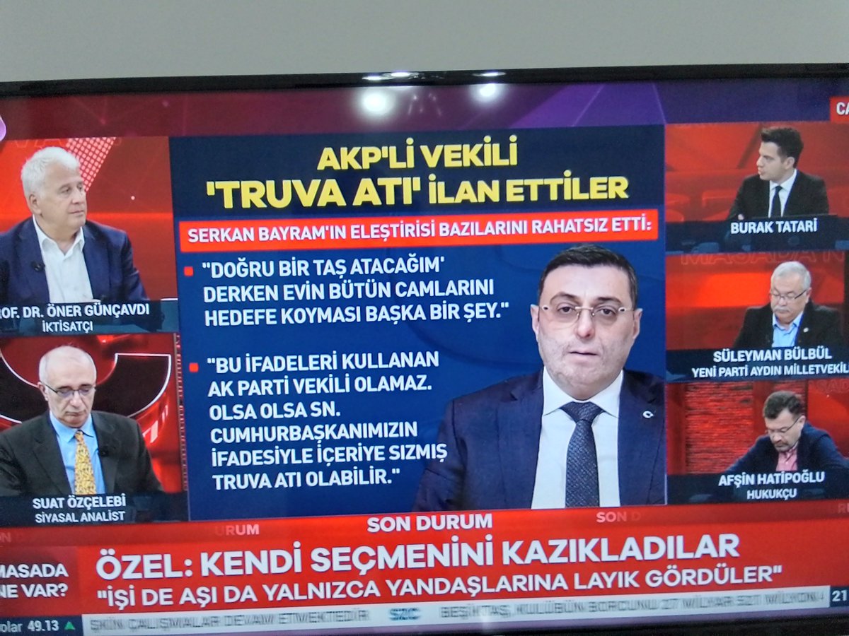 sabahsevgi35's tweet photo. Doğrusunu söylemek gerekirse nauw tivide birden karşımda iktidaar aleyhinde konuşurken görünce şaşırmadım dersem yalan olur.
Başka kanal mı kalmadı?🤔😒 https://t.co/g3Uw2X02Td