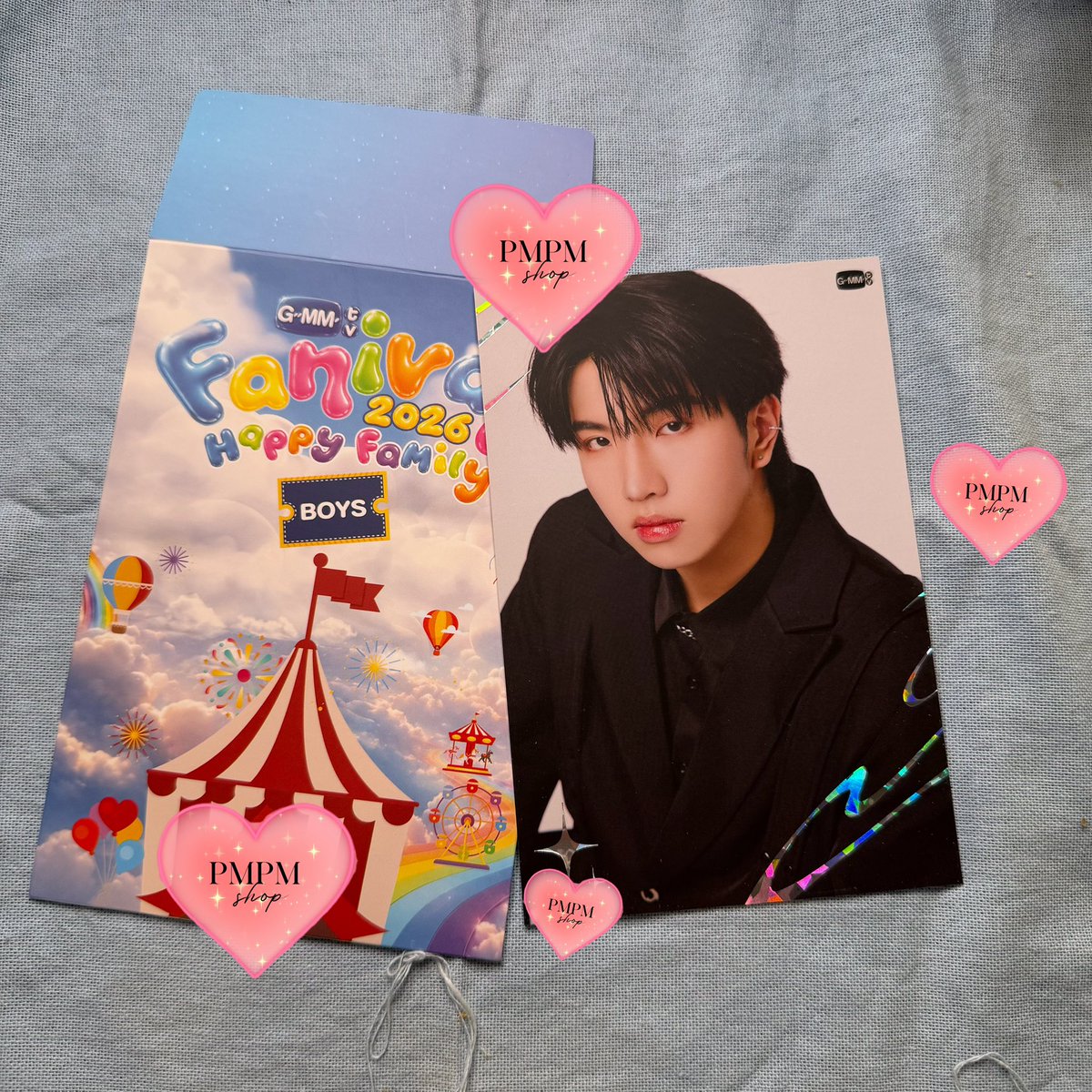 PmPmtingGmm's tweet photo. GMMTV  Fanival 2026 ‘Photo Cards’ 

ราคา 55 (ส่งฟรีไปรษณีย์ไทย) 

สนใจ DM 

#GMMTVFANIVAL2026HappyFamily 
#ตลาดนัดgmmtv https://t.co/XN5Q1pqD1y
