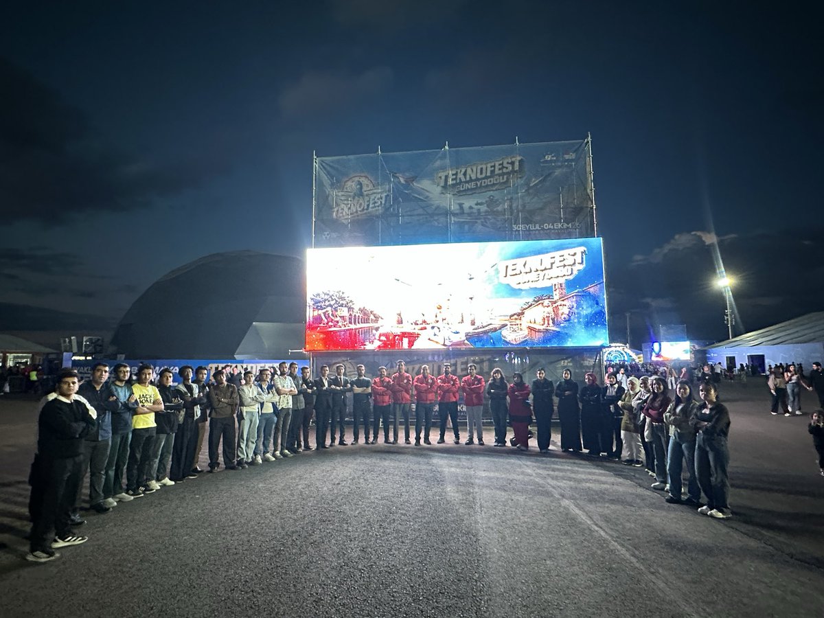 mikramarslan's tweet photo. 📍 Şanlıurfa | TEKNOFEST

TEKNOFEST’te final! 🚀🇹🇷

Gün boyunca gençliğimizin enerjisi ve TEKNOFEST’in eşsiz atmosferiyle dolu dolu bir gün geçirdik.

Şanlıurfa’dan güzel anılar ve büyük bir heyecanla ayrılıyoruz. 🇹🇷🚀

@avyusufibis 
@osmannazlier 
@fatihseyrekk
@avmustafadurmus 
@AKGenclikGM 
@akgencsahinbey