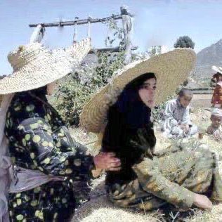 _anh71's tweet photo. Women from southern Saudi Arabia in the past 🇸🇦 https://t.co/WMDPzMghgz