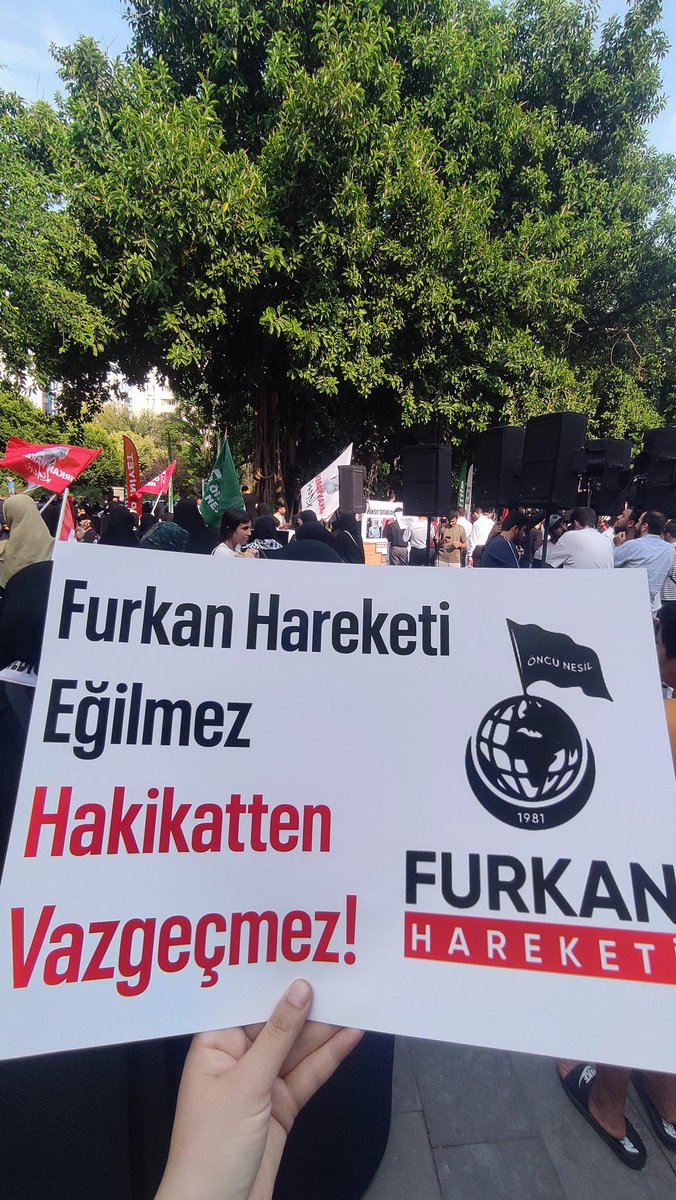 beyrahaa's tweet photo. Dün Semra Hocamız ile (cezaevinde kapalı) görüştüm
Hocamız'dan:

"Kitap okuyorum, Kur'an okuyorum, ibadet ediyorum. Biz bir aileyiz. İçeride ya da dışarıda hiç farkı yok aynı hak dava da haklı olanlarız "

AsılSuçlular Yargılanmıyor
AlparslanHocaya Ozgürlük
SemraHocaya Ozgürlük
ZulmeKarşı Meydanlardayız
Kardeşlerimizi SerbestBırakın