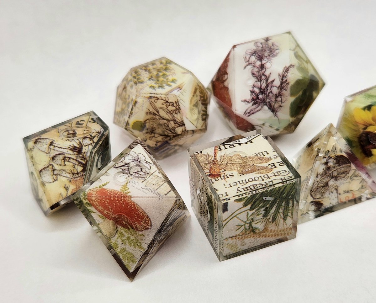 Sinnamon_Dice's tweet photo. Herbology Dice Set 🌿 Now Available
https://t.co/ouFsxFcFeZ
#dnd #ttrpg #handmadedice #dice #dungeonsanddragons https://t.co/g266Vaheoc