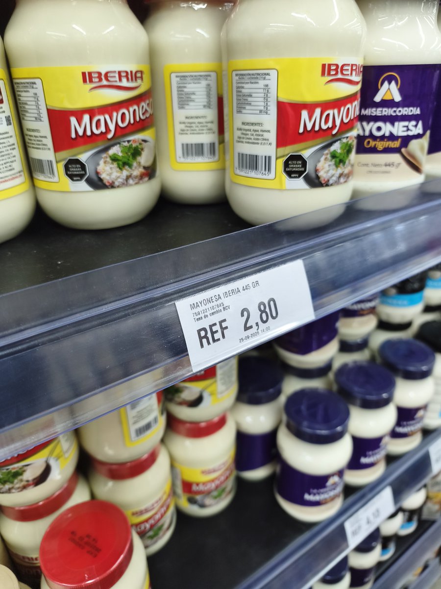 RobertLobo_'s tweet photo. No sabía que Iberia tenía una mayonesa, además que mucho más barata que la Kraft y la Mavesa. $ 2,80 cuesta. Las otras dos están sobre los $4. En esa pelea se mete la de la Lucha en $3,11.

Habrá que probar la Iberia, debe ser buena. Precios en Rio Supermarket. https://t.co/5viNbqTCjx
