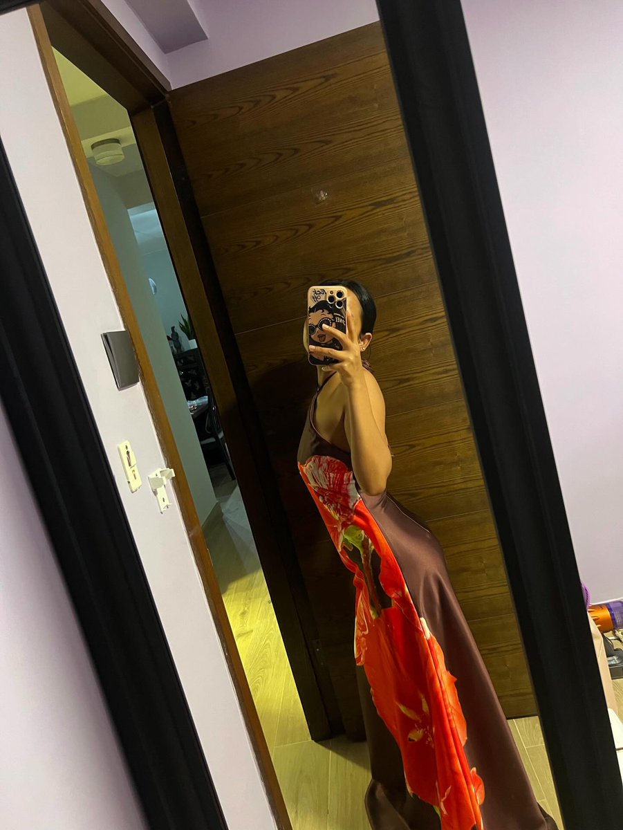 VelmaHailesp's tweet photo. Born to be petite 😂🤣🌚🤎❤️ 
This shorty is truly something else 🌝 
Cut it again… Cut it again…✂️... https://t.co/r51q74hDTk