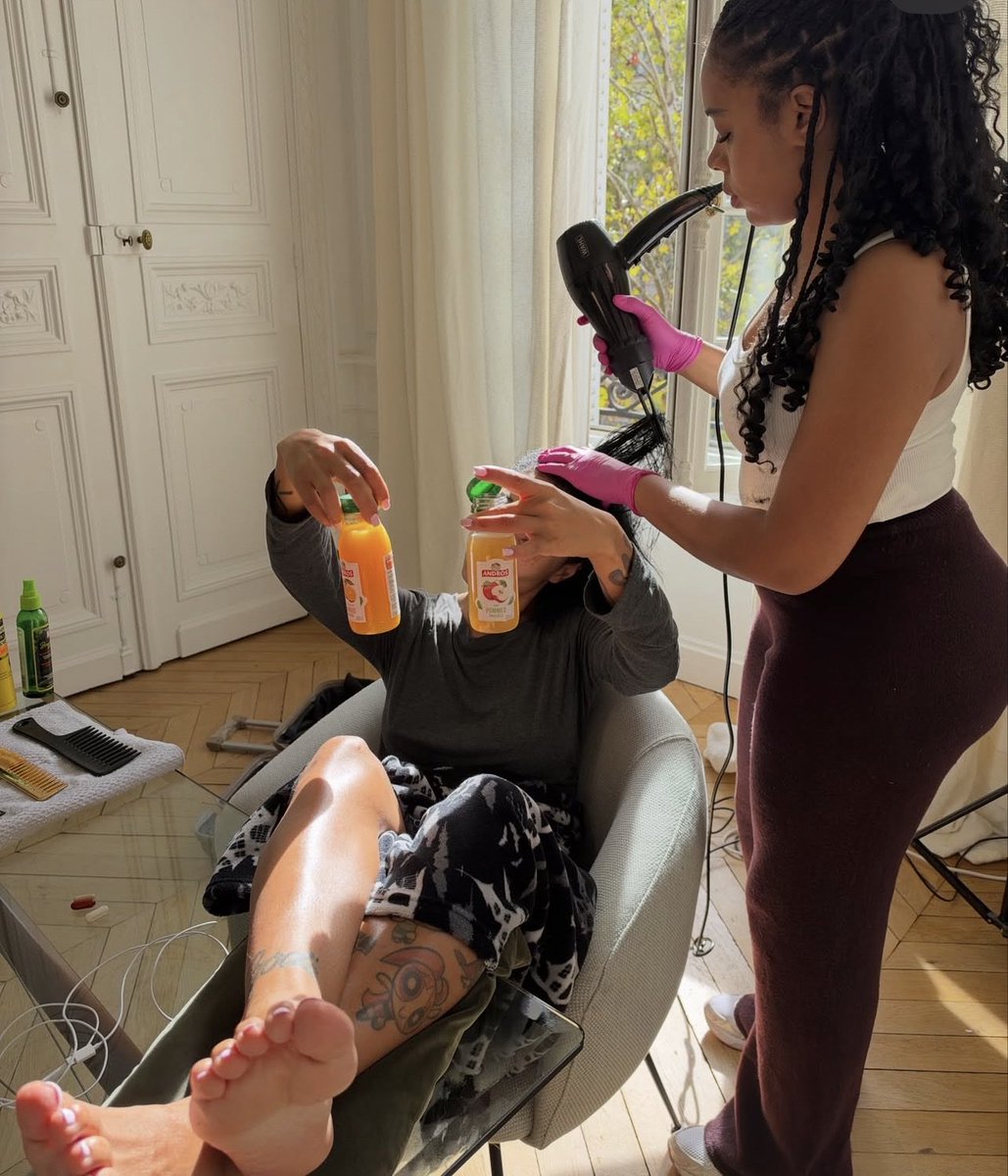 buddystuddy47's tweet photo. Coi leray loves showing off these beautiful feet.  Got me stroking my cock https://t.co/lzOdy4WeXx