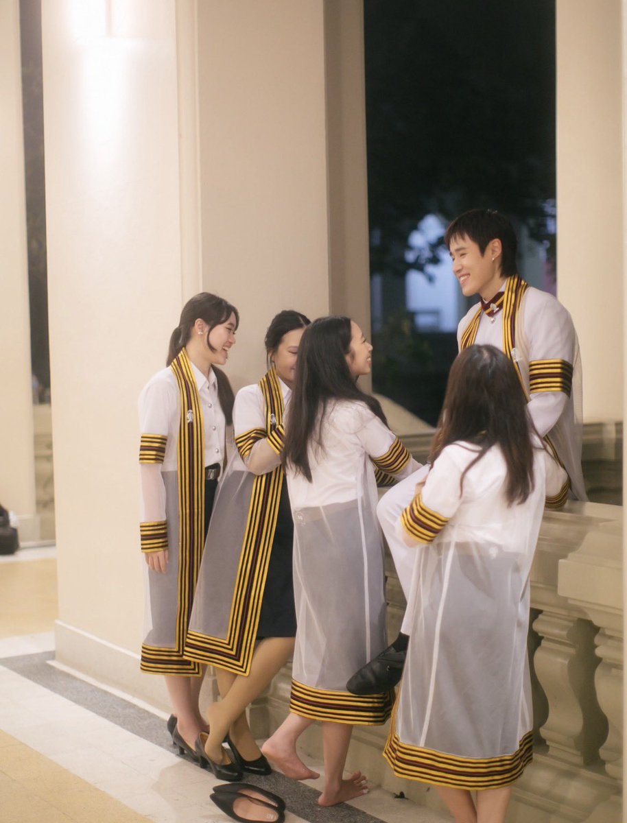 sibseong's tweet photo. เด็กชายในแก๊งเด็กหญิง กลายเป็นตัวจิ๋วทั้งหมด T T https://t.co/Q9e6UDului