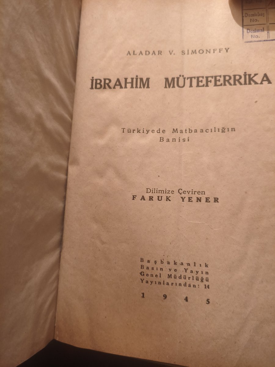 bibliomanium's tweet photo. Sanırım müstakil olarak İbrahim Müteferrika üzerine kaleme alınan ilk eser olabilir,
1945 yılında çevirisi yapılıyor.

Hoş bir eser.
Aladár V. Simonffy, Ibrahim Müteferrika: Bahnbrecher des Buchdrucks in der Türkei
Budapeşte, Dr. Vajna &amp; Bokor, 1944. https://t.co/f3caMfGz3Q