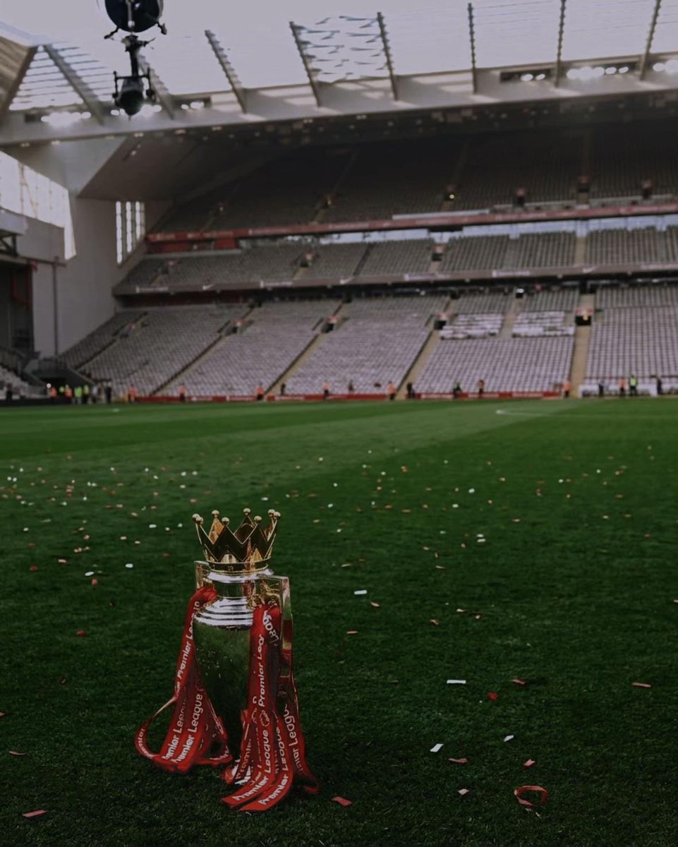 LFC_Tandy's tweet photo. No more Liverpool players in this photo 😔 https://t.co/EMgF3Q1lEC