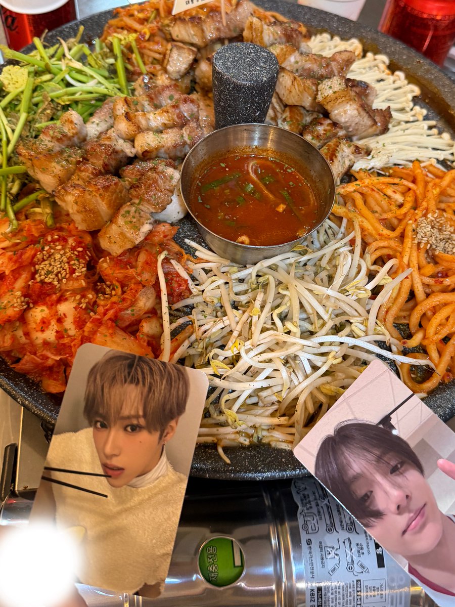 wonday77's tweet photo. 실수로 돼지가 됨🙂‍↕️🙂‍↕️ https://t.co/7eIT4dFCoO
