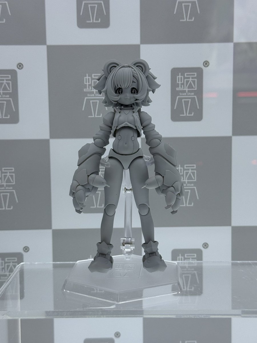 Datmofo4's tweet photo. Snail shell prove they could do it with one of their new showcase, this is literally almost perfect on how to do it with how much is carved out for the hips and maintaining a nice balled waist articulation, yes it is on a smaller frame but we can also use jada toys as a good ref https://t.co/ukBgJvSyVg