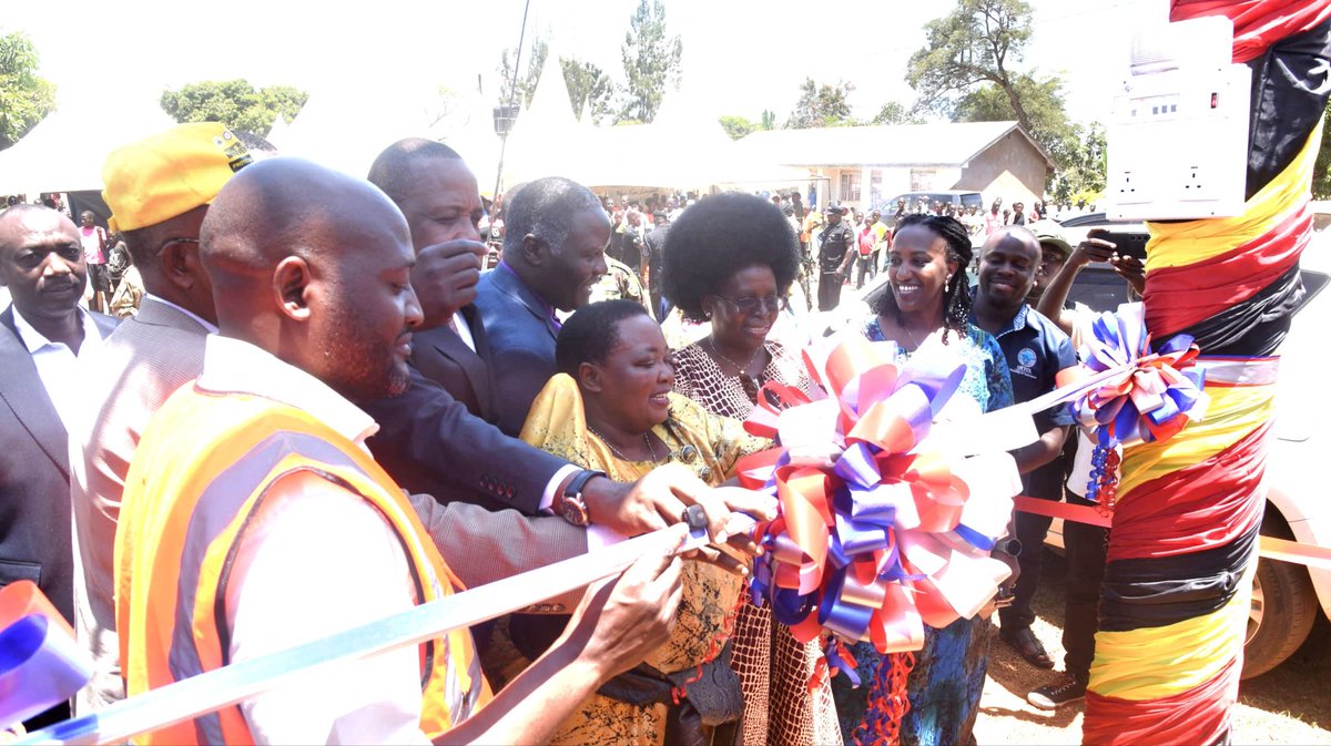 UegclOfficial's tweet photo. UEGCL Participates in MEMD Exhibition and Thanksgiving Ceremony in Butebo.

UEGCL was honoured to participate in the Ministry of Energy and Mineral Development (MEMD) exhibition and Thanksgiving Ceremony held in Butebo District and hosted by the Minister of Energy and Mineral Development, Hon. Dr. Monica Musenero Masanza.

The Guest of Honour, the Prime Minister Rt. Hon. Robinah Nabbanja, encouraged the community to embrace high-value agricultural enterprises and value addition as a means of improving household incomes and livelihoods. She further highlighted the importance of utilising skills development centre established by the Ministry of Energy and Mineral Development, particularly in light of the expanded access to electricity in the area.